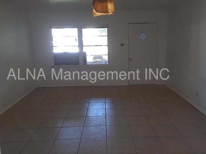 1st image of 428 Dawson Cir