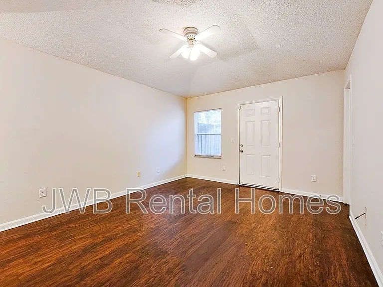 1406 Ellis Trace Dr W — Photo 4