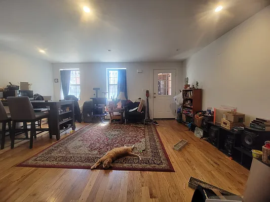 Rented by Yup Realty LLC | media 18