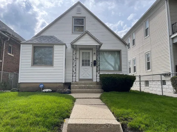 3261 South 8th STREET, Milwaukee, WI 53215