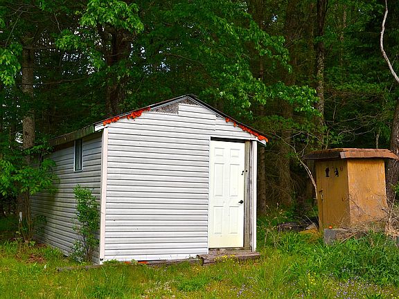 5th image of 273 Hundley Ln