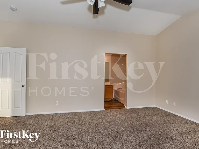 10211 Eden Falls Ln — Photo 11