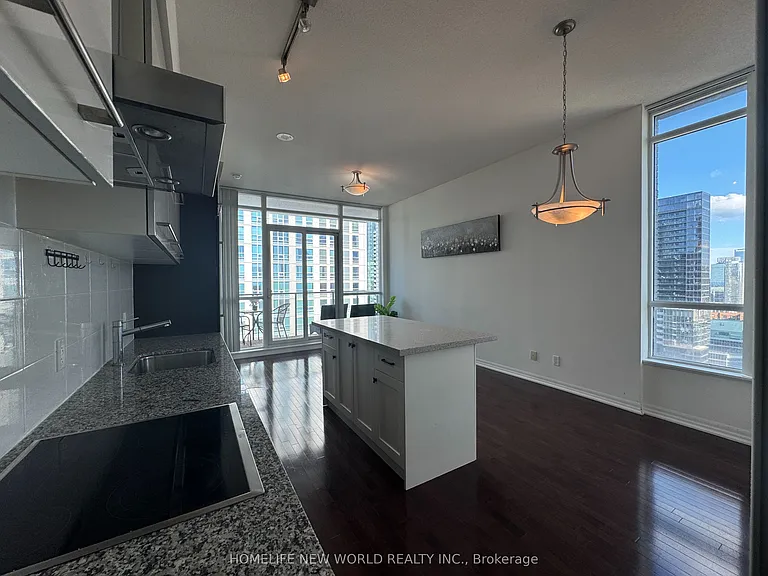 770 Bay St #Penthouse 206 — Photo 3