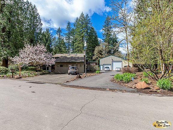 2nd image of 18718 NE Cedar Dr