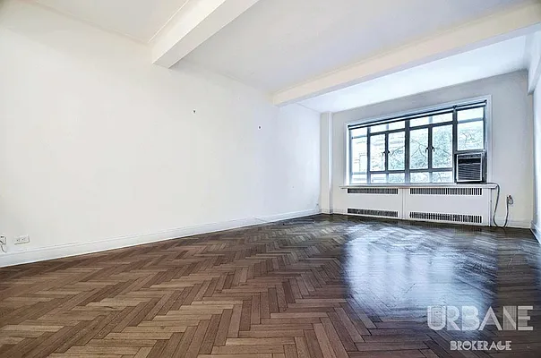 Rented by Urbane Brokerage | media 22