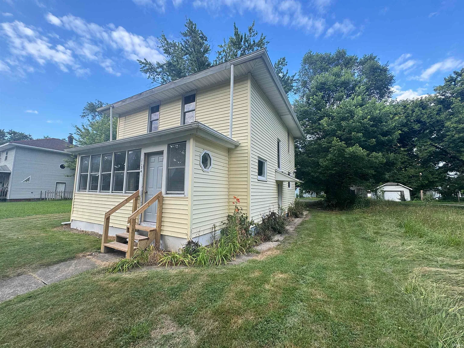 3 bed, 1.0 bath, 1248 sqft, $1,325 — Photo 2