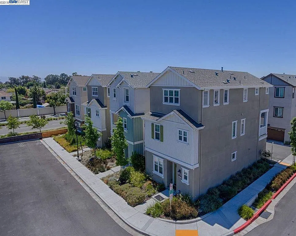 38280 Luma Ter — Photo 1