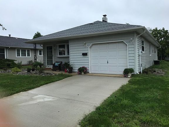 3rd image of 85 Guadeloupe Dr