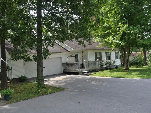 2nd image of 92 Hickory Dr