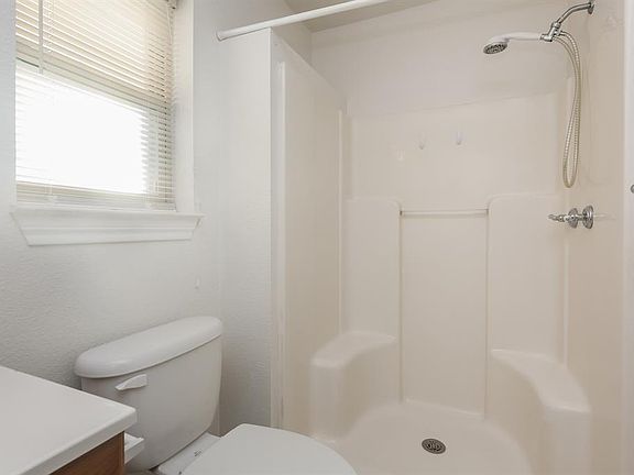 4th image of 817 Palomino Dr