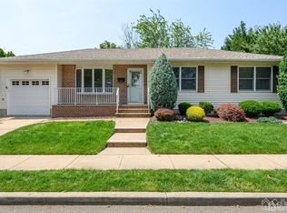 65 Garfield Pl, Parlin, NJ 08859