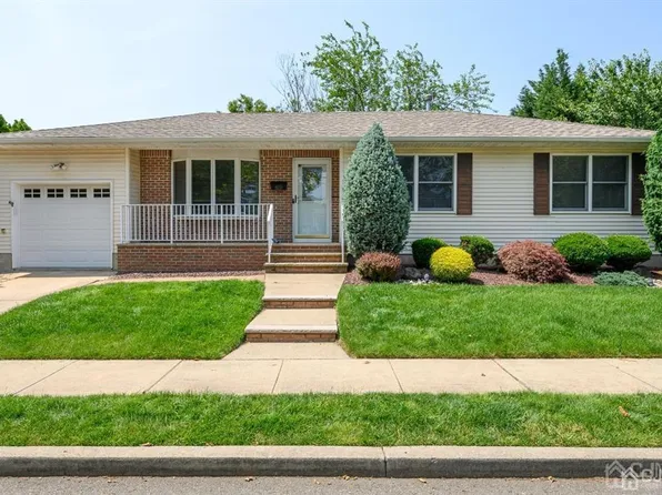 65 Garfield Pl, Parlin, NJ 08859