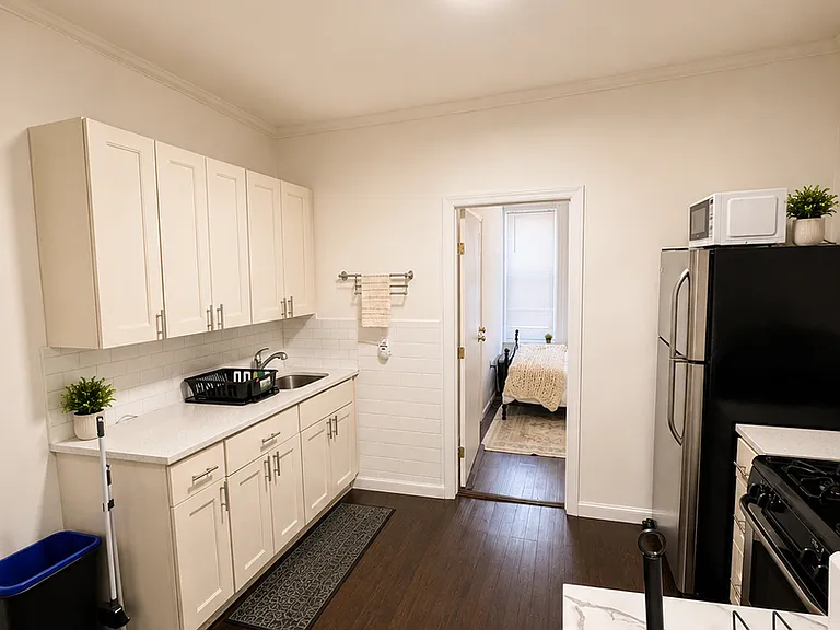 2418 Cambreleng Ave — Photo 13