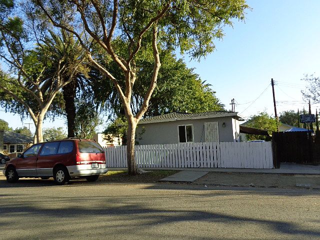 2nd image of 704 S Vine Ave