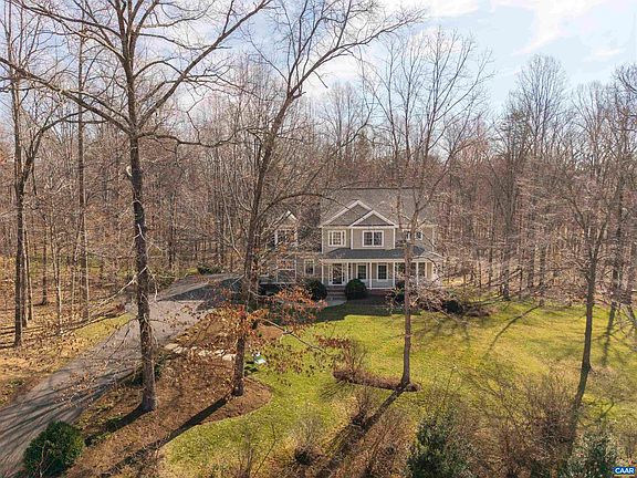 2nd image of 3535 Foxwood Dr