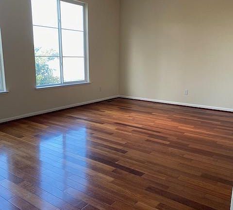3rd image of 297 Heinlen Ct