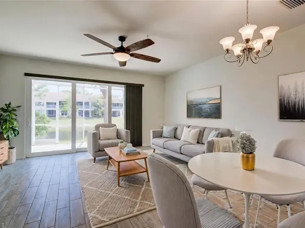 904 Hampton CIR #94, NAPLES, FL 34105
