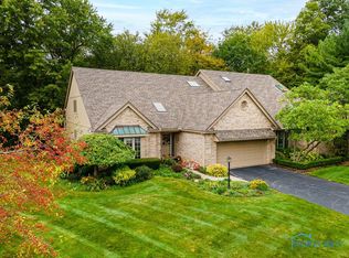 31 Wolf Ridge Dr, Holland, OH