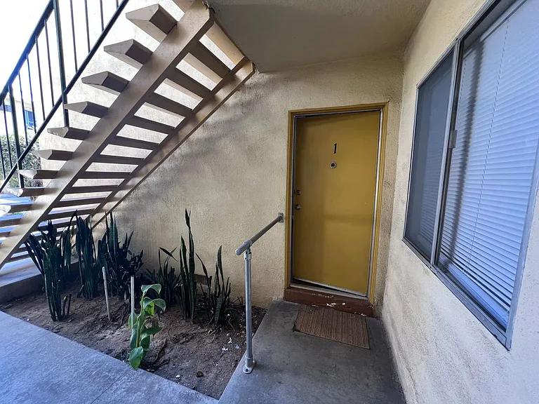 1400 S Gramercy Pl — Photo 5
