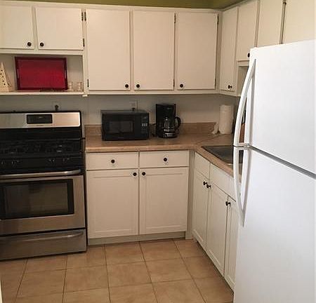 4th image of 720 Collins Avenue #208