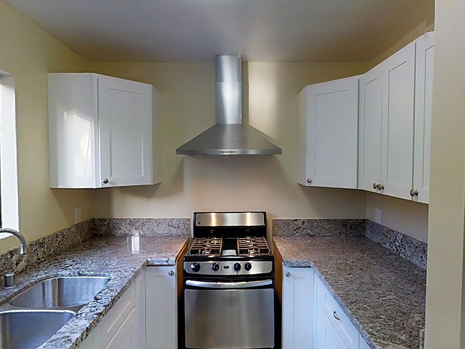 1st image of 11708 Menlo Ave APT 2