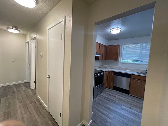 2nd image of 8721 175th Ave NE APT 3