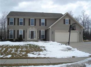 67 Oakridge Rd, Grand Island, NY 14072