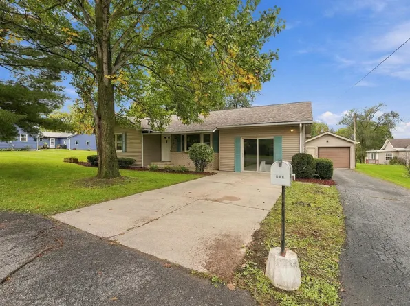 203 S High St, Albion, IN 46701