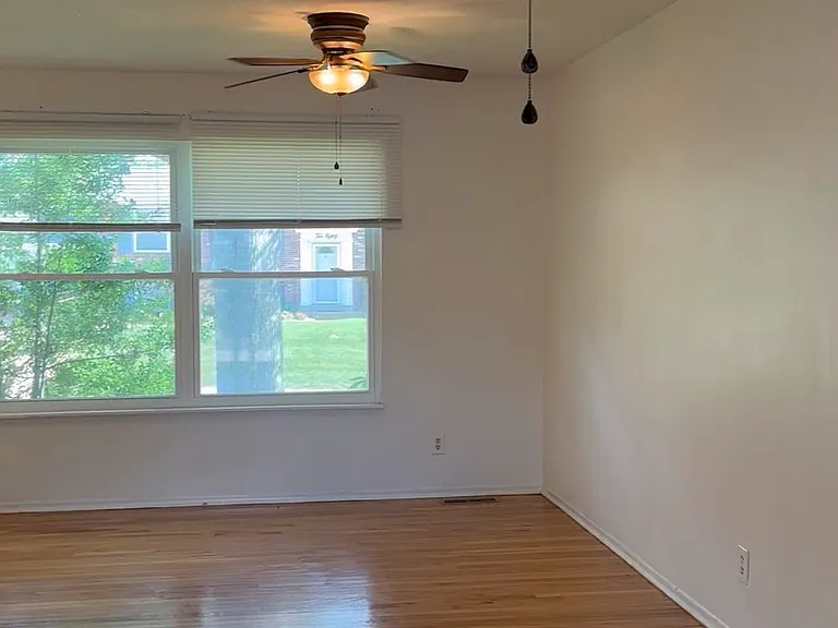 1079 Briarhurst Dr — Photo 11
