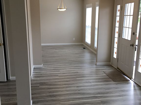 4th image of 10192 Hempsteade Dr