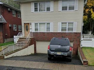22 Pine St, Bloomfield, NJ 07003