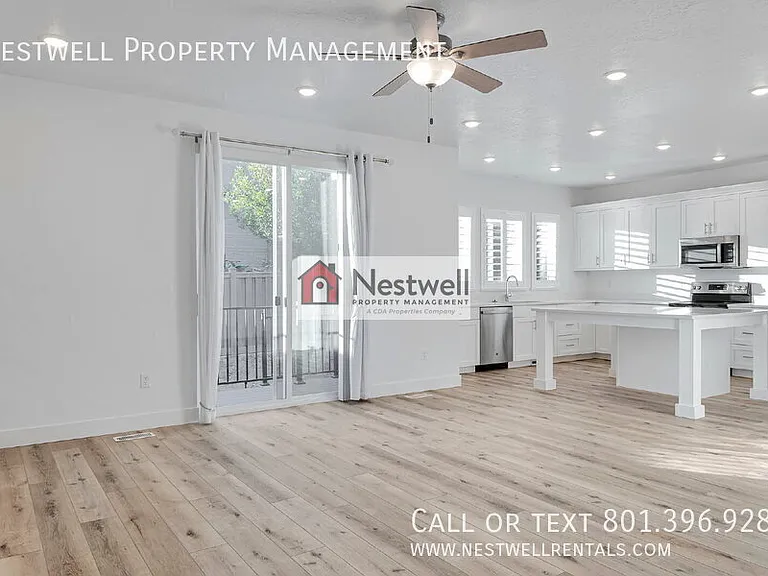 8139 N Saint Cecilia St — Photo 3