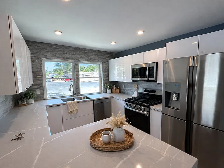 3804 Marron St — Photo 4