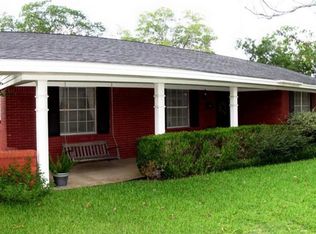 305 Maple Ln, Stephenville, TX 76401