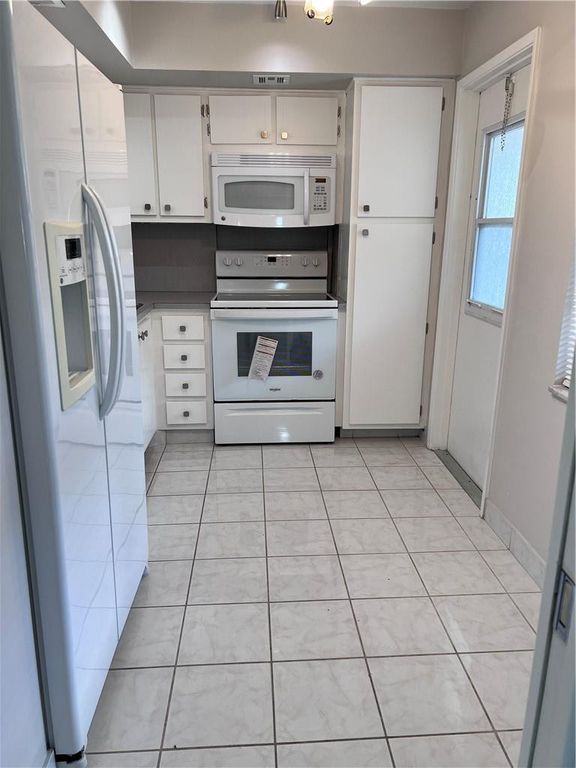 3000 S Course Dr APT 209, photo 6