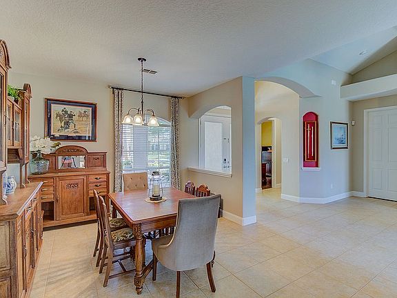 Formal dining room