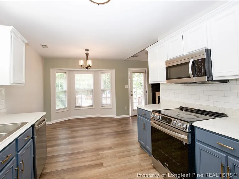 112 Raymond St — Photo 13