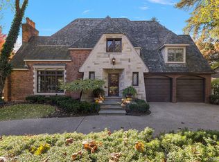 633 Hawthorne St, Birmingham, MI 48009