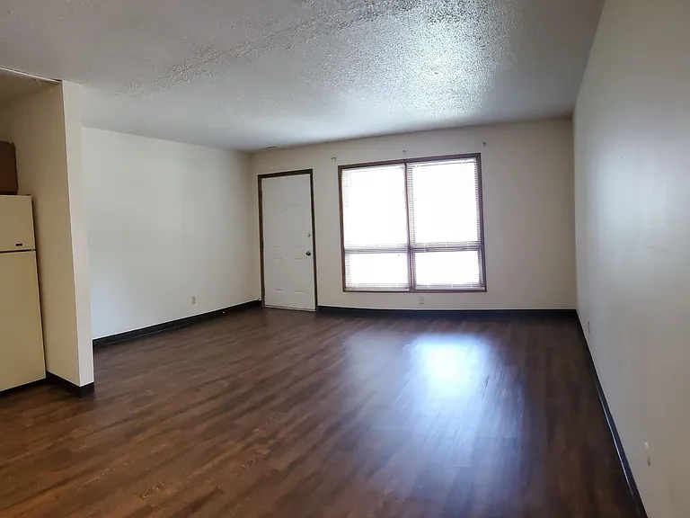Grand Terrace Apartments — Photo 12