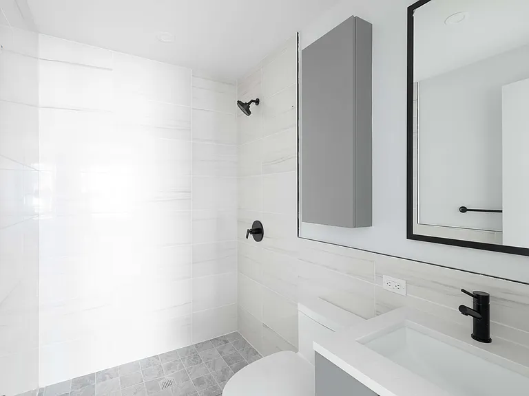 215 E 124th St #7B — Photo 16