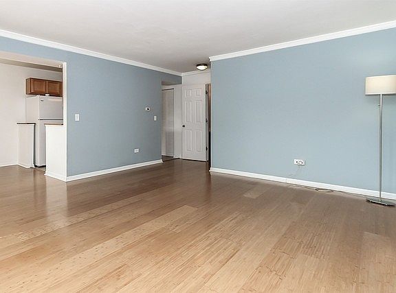 3rd image of 436 N Cambridge Dr