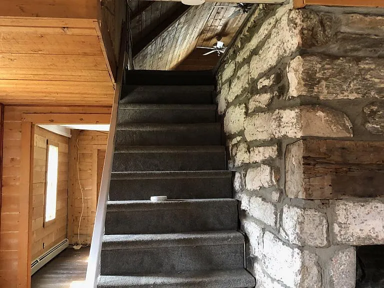 33 Carmichael Ln — Photo 8