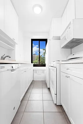 Rented by Olnick Organization | media 1