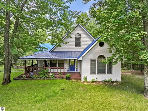 2773 Harris Rd NW, Kalkaska, MI 49646