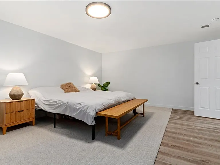 2869 S Drake Ave — Photo 24