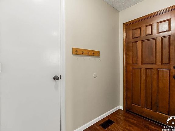 3rd image of 1902 Melholland Rd