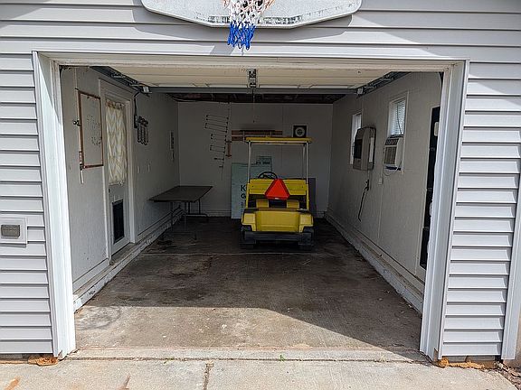 2nd image of 1386 Midland St