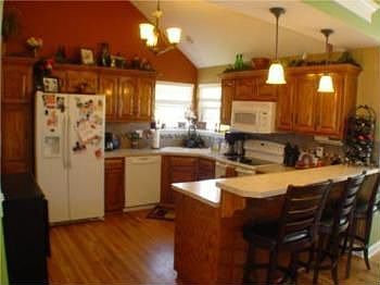 3rd image of 1232 SE Rosehill Dr