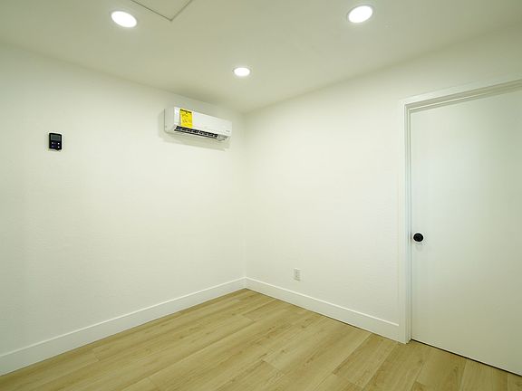 4th image of 214-216 E High Ave #214-1
