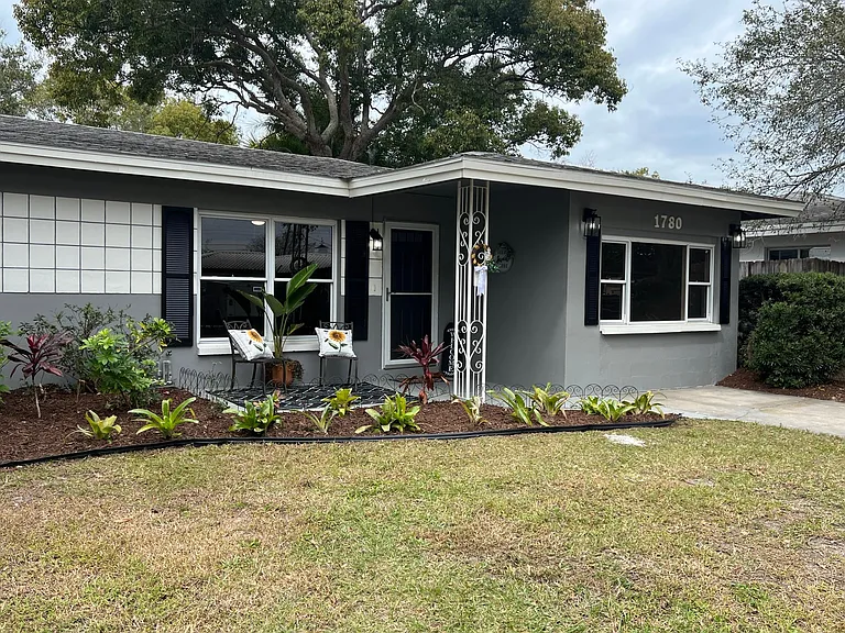 1780 Suffolk Dr — Photo 1
